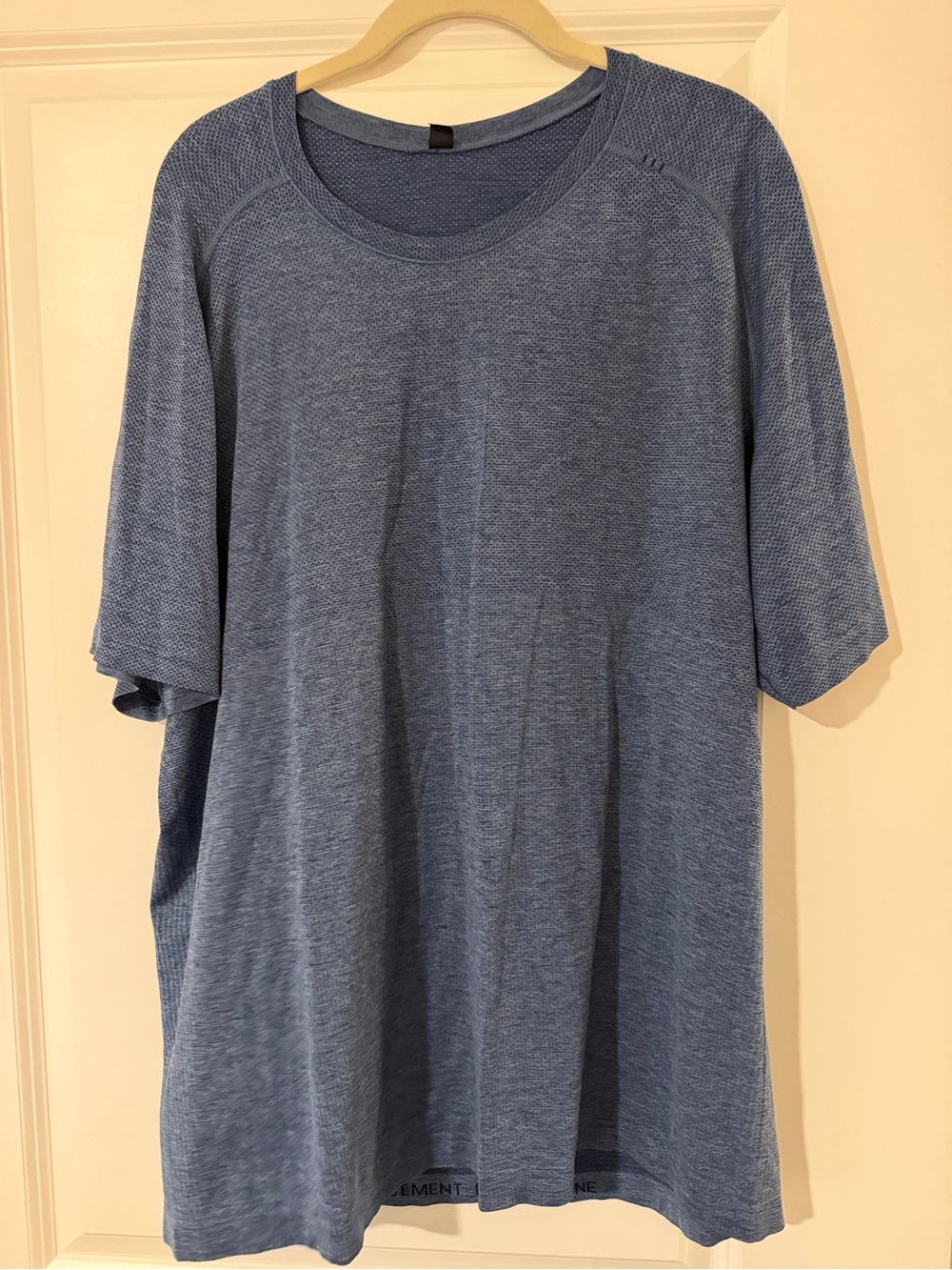 Lululemon men’s short sleeve shirt